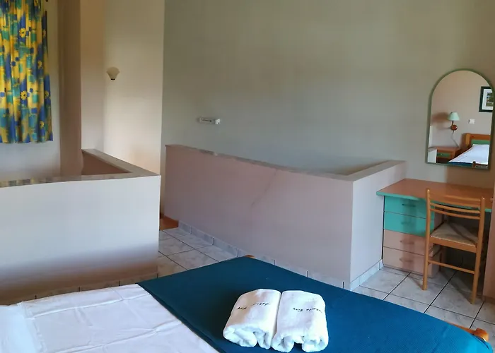 דירה Lakonia Bay